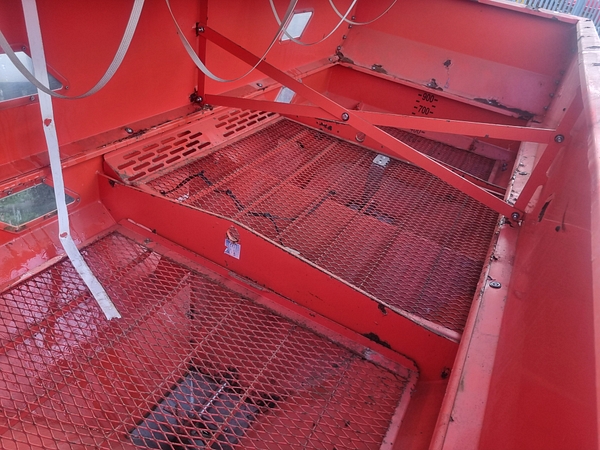 Chris Atkin & Son Ltd - Kuhn Axera-H 1102 EMC